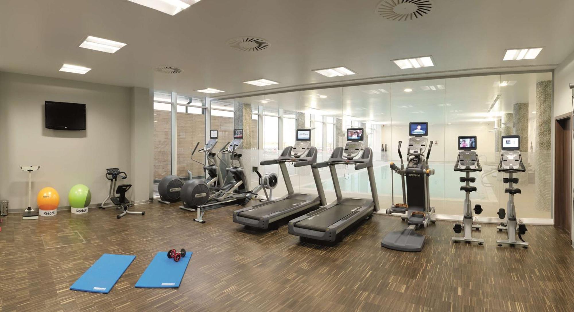 Radisson Blu Hotel East Midlands Airport Castle Donington Dış mekan fotoğraf