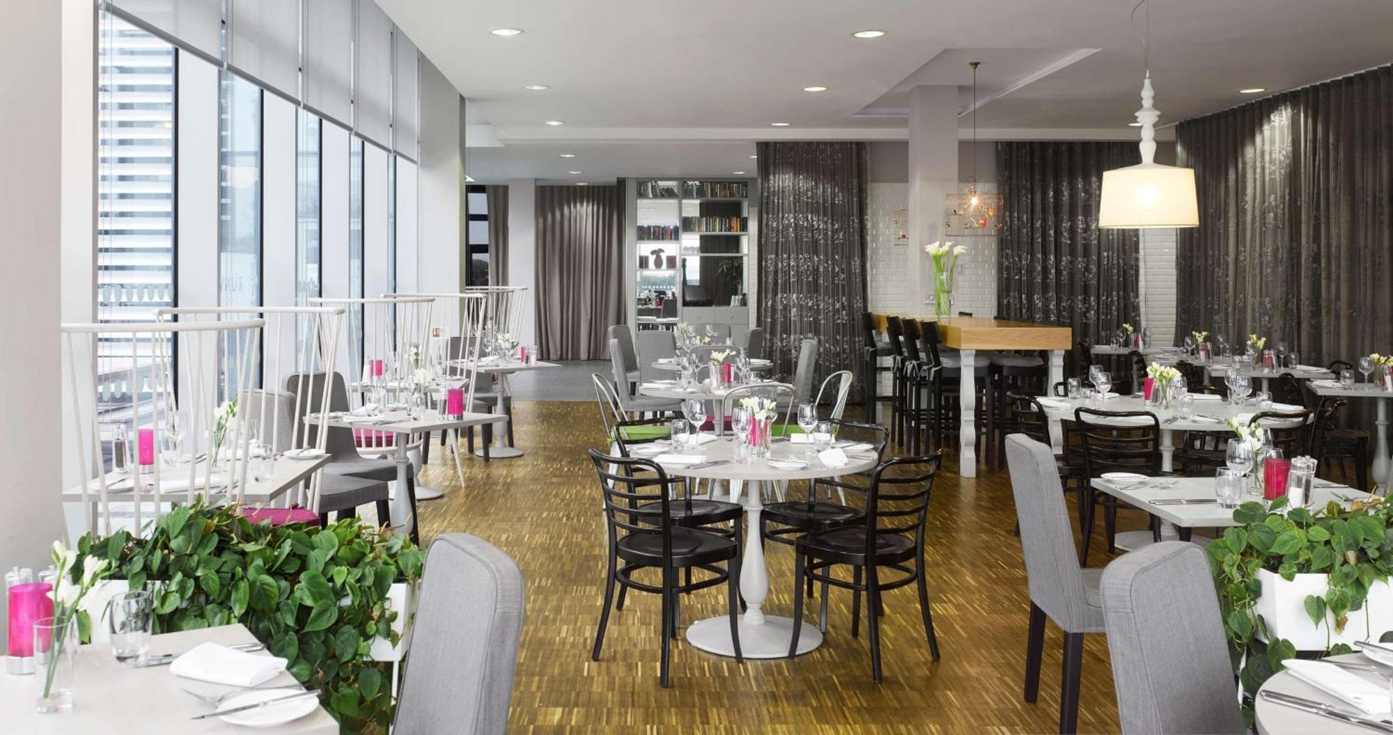 Radisson Blu Hotel East Midlands Airport Castle Donington Dış mekan fotoğraf